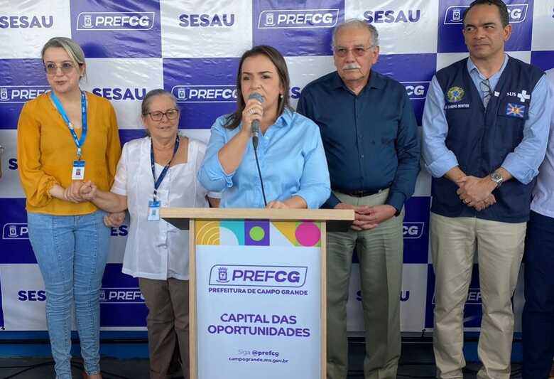 Prefeita Adriane Lopes durante a inauguração do Caps