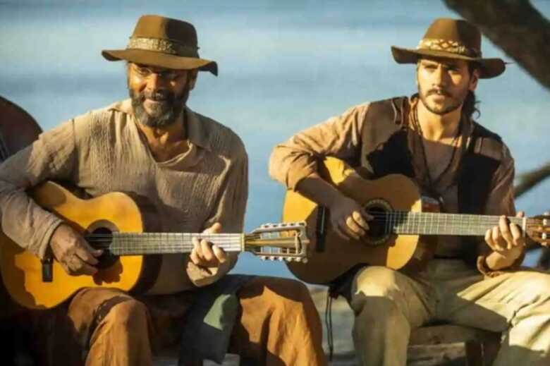 Almir Sater e Gabriel Sater em cena de Pantanal, novela gravada em MS
