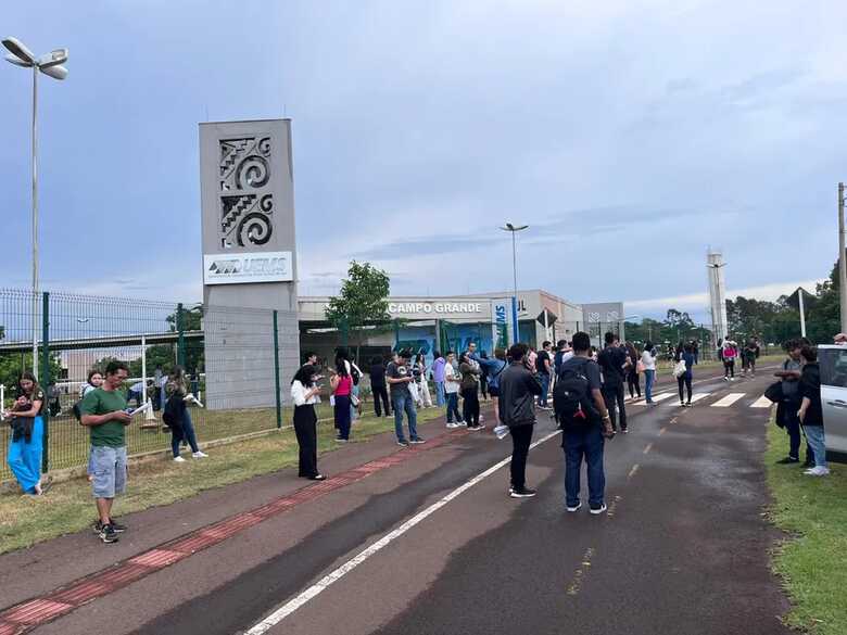 Os candidatos concorrem a 811 vagas distribu&iacute;das entre os 38 cursos de gradua&ccedil;&atilde;o presencial.