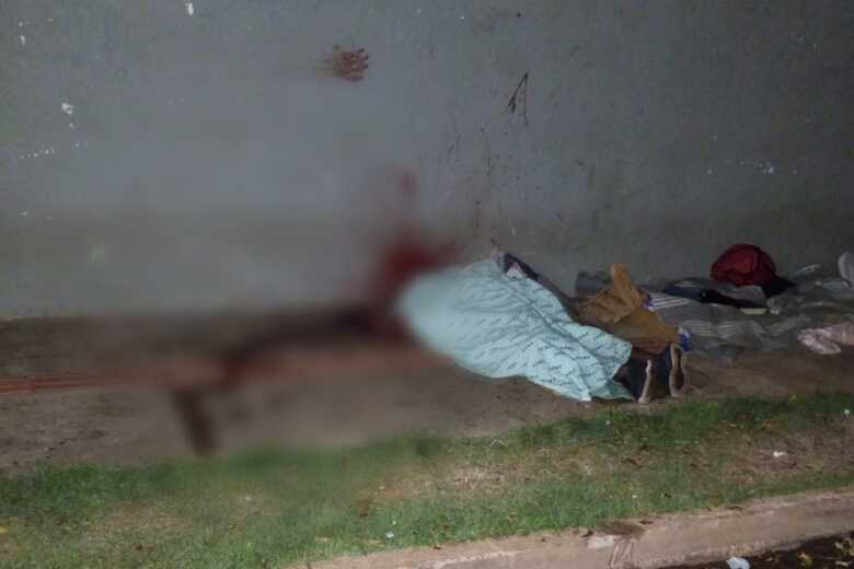 Homic&iacute;dio aconteceu em frente ao Centro Pop