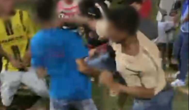 Vers&atilde;o do acusado vai contra as imagens gravadas no dia da briga