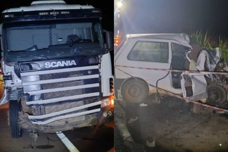 Carro ficou completamente destru&iacute;do