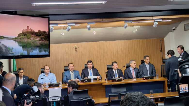 Entrega foi feita na manhã desta terça-feira