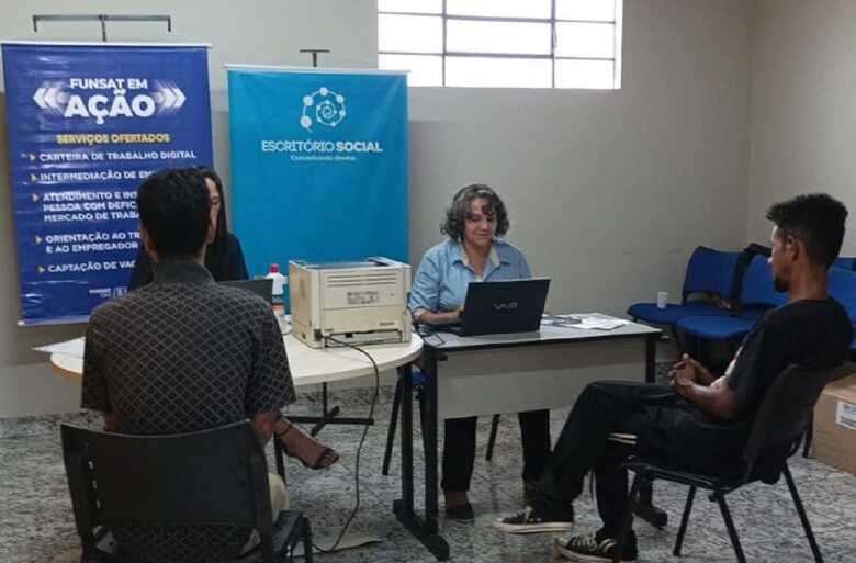 A ação ofertou vagas de trabalho, regularizou documentos e orientou egressos e pré-egressos do sistema prisional e seus familiares.