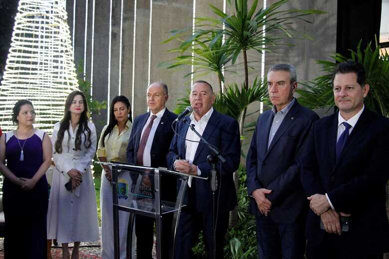 Al&eacute;m do presidente da ALEMS, o evento contou a participa&ccedil;&atilde;o dos deputados Paulo Corr&ecirc;a, Junior Mochi, Renato C&acirc;mara&nbsp;e Mara Caseiro.