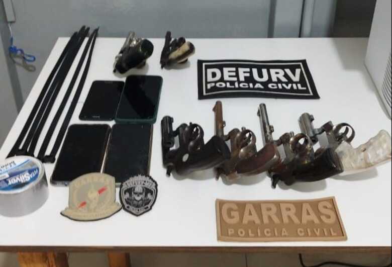 Quadrilha estava armada com v&aacute;rios rev&oacute;lveres
