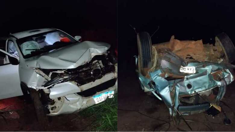 Carros ficaram destru&iacute;dos com o acidente