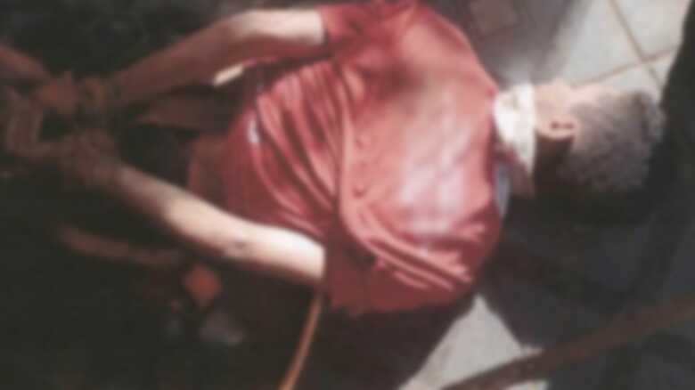 Foto de Matheus com m&atilde;os e p&eacute;s amarrados foi encontrada no celular dos suspeitos - 