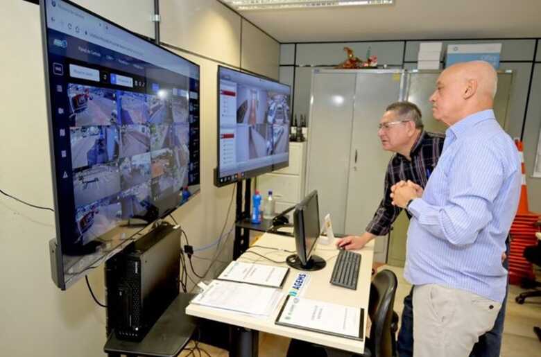 Carlos Alberto Assis acompanha trabalhos da assessoria militar