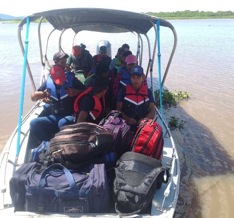 Para realizar a viagem s&atilde;o necess&aacute;rios cerca de 1,5 mil litros de combust&iacute;vel, para o percurso&nbsp;de&nbsp;ida e volta.