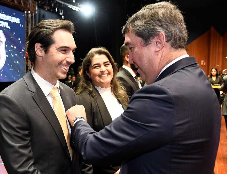 Rodrigo Pérez, novo secretário de Governo, com o governador Eduardo Riedel