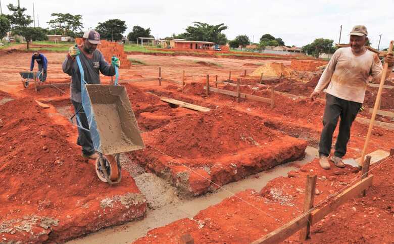 Obras na comunidade Mandela