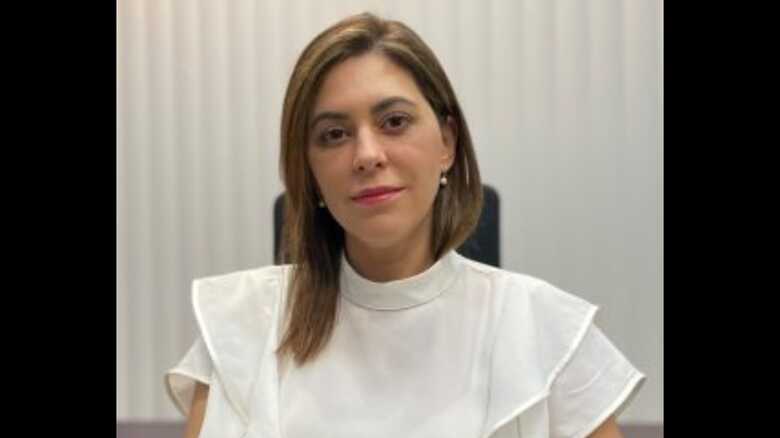 Viviane Luiza Assume a SEC  