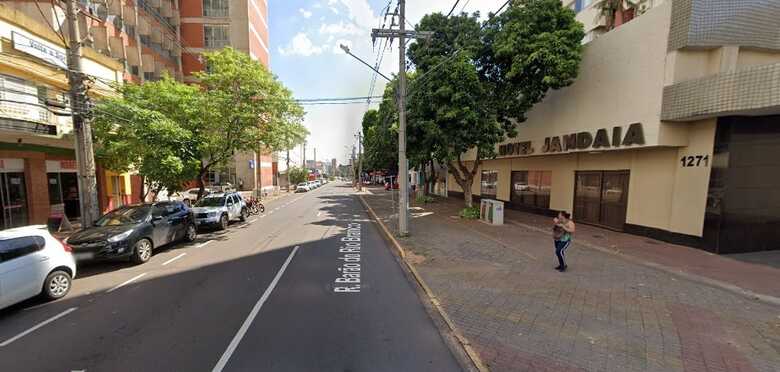 Trecho do 'Cal&ccedil;ad&atilde;o' entre a rua 13 de Maio e a 14 de Julho