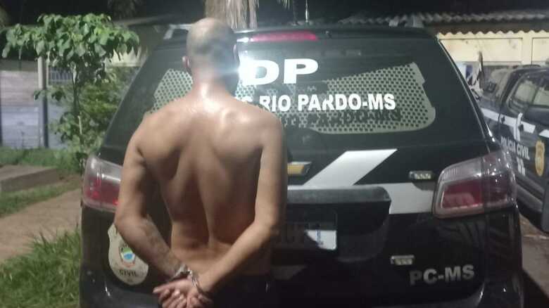 Suspeito foi preso em flagrante