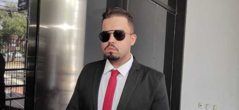 Advogado esteve na delegacia acompanhando a mulher