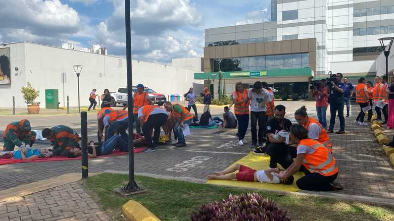 Hospital realizou simulação com evacuação de pacientes