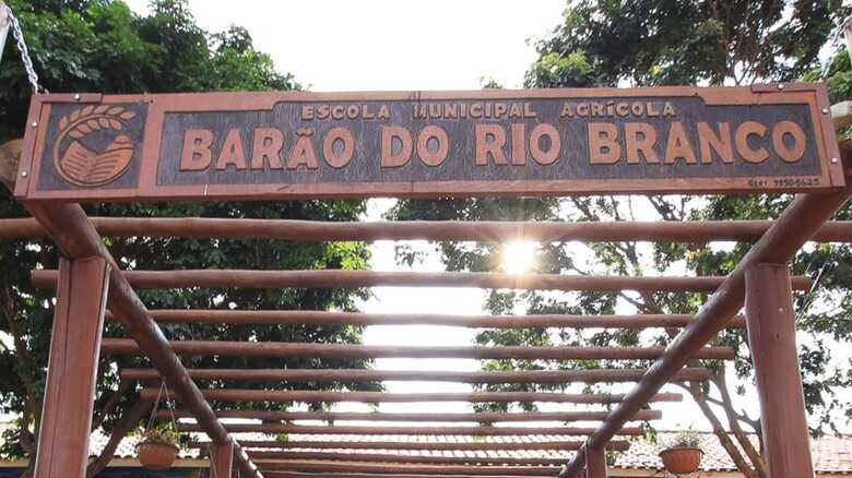 Fachada Escola Municipal Agrícola Barão do Rio Branco - 
