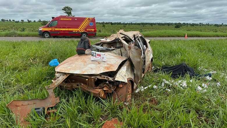 V&iacute;tima morreu ao lado do ve&iacute;culo