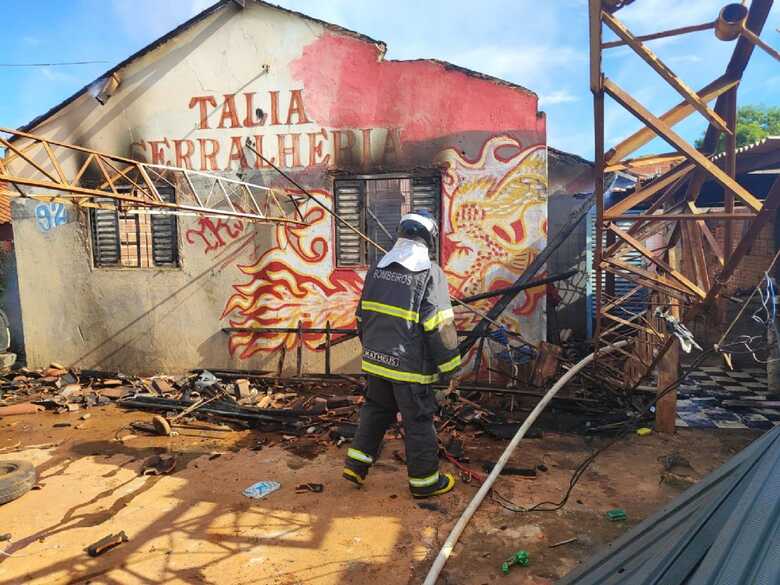 Casa ficou totalmente destru&iacute;da