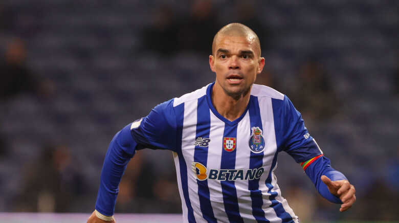 Pepe é o jogador mais velho à disputar as eliminatórias da UCL