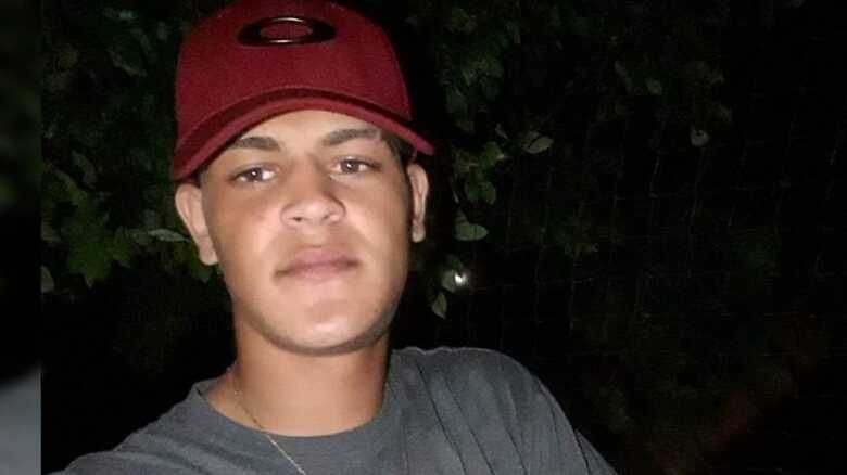 Erick Vinicius Leite Messias, de 18 anos, foi morto com tiro - Foto: Reprodução