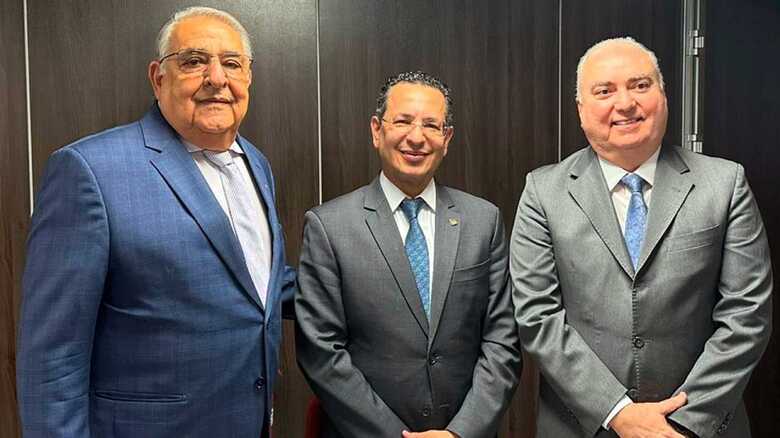 Conselheiro Jerson Domingos do TCE, procurador Paulo Passos e o desembargador Sérgio Martins