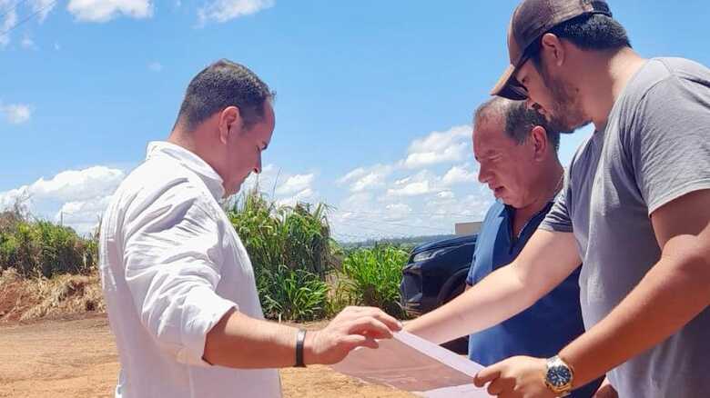Presidente da Assembleia Legislativa visita obras em Sidrol&acirc;ndia
