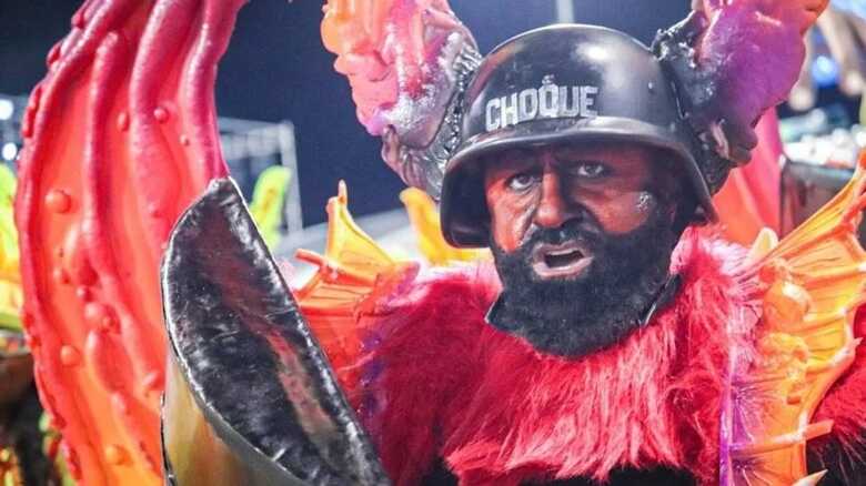 Desfile da Vai-Vai causa pol&ecirc;mica 