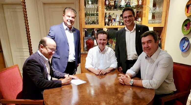 Barbosinha, Nelsinho Trad, Gilberto Kassab, Pedrossian Neto e Eduardo Riedel