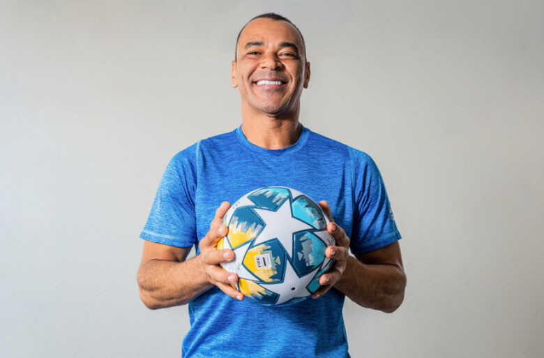 Cafu perde sua mans&atilde;o
