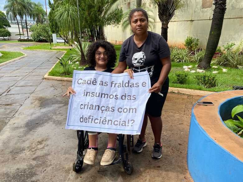 M&aacute;rcia Alves e a filha, Mariana Alvez Batista de 14 anos