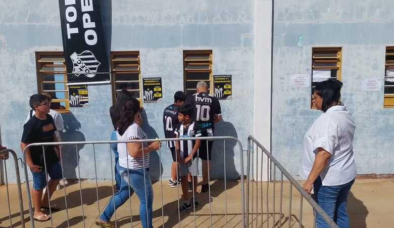 Bilheteria do Estádio Jacques da Luz em jogo do Operário MS