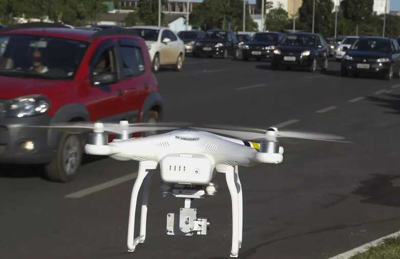 Drone registra infrações de trânsito