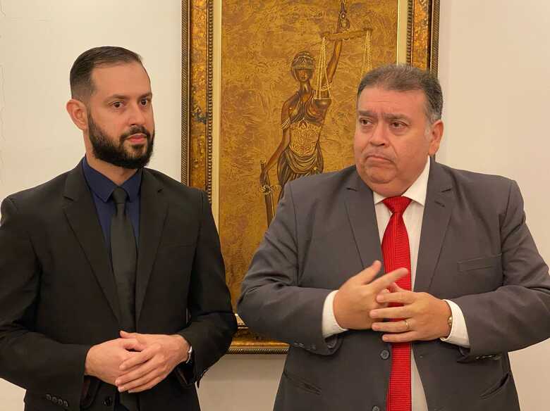 Advogados Jakson Yamashita e José Roberto da Rosa