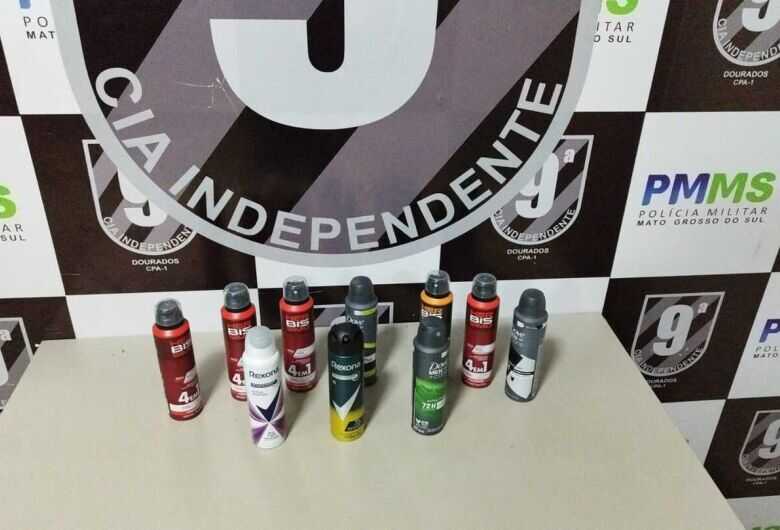 O homem foi preso deixando o estabelecimento 