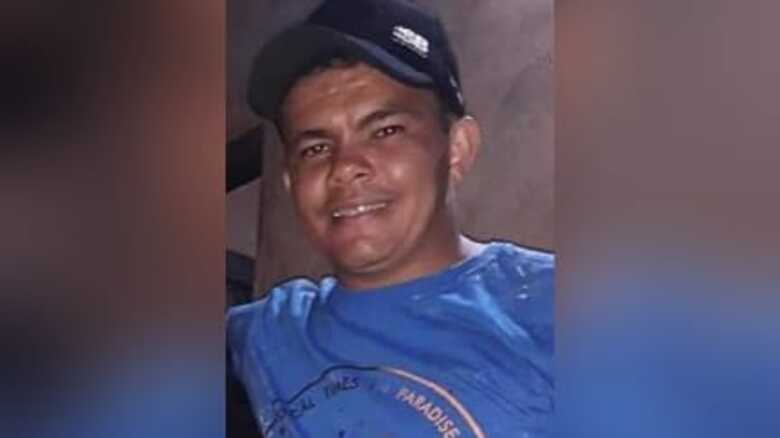Willames Monteiro dos Santos, acusado de feminicídio foi capturado por policiais da DEAM - 