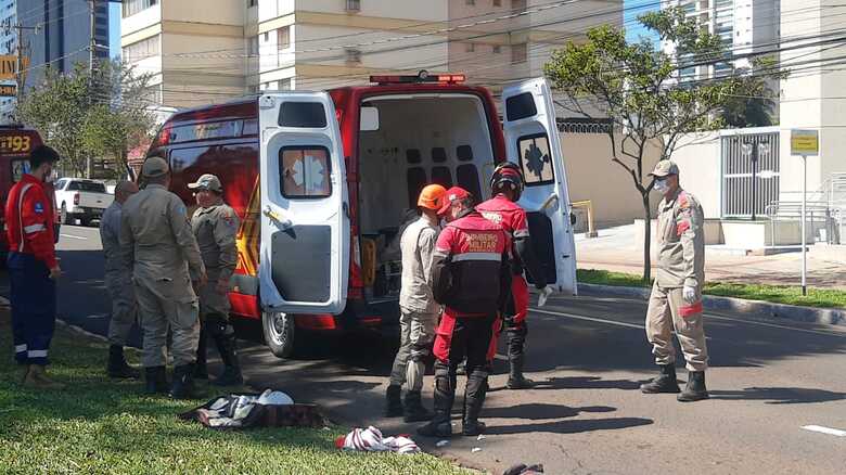 Jovem foi atendido pelo Corpo de Bombeiros