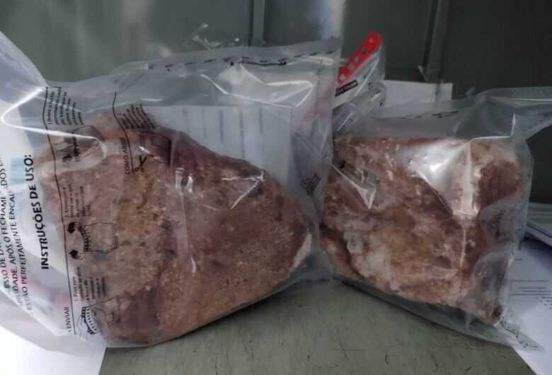 Um grupo de pelo menos tr&ecirc;s pessoas teria cometido o crime