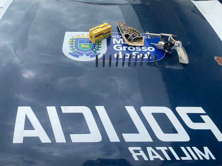 Arma foi apreendida pela Pol&iacute;cia Militar