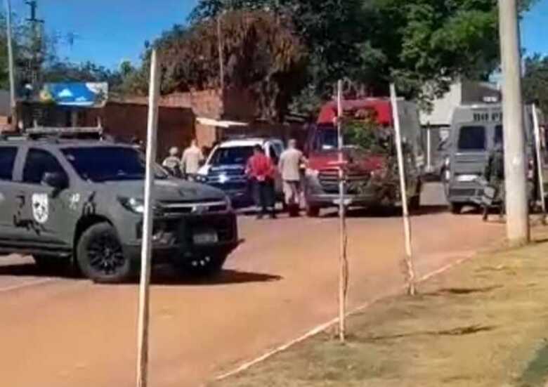 Ap&oacute;s algum tempo de negocia&ccedil;&atilde;o, o homem teria se entregado as autoridades