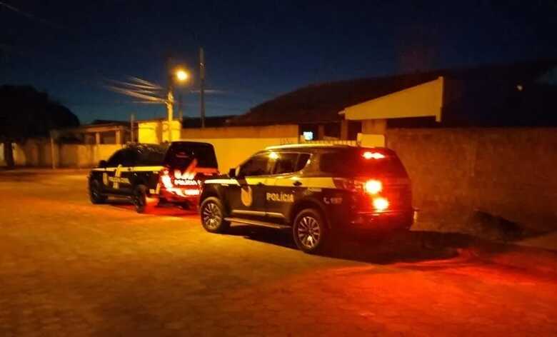 As equipes MS, junto com os policiais do Estado de São Paulo, cumpriram mandados em Bataguassu, Presidente Prudente (SP) e Recife (PE)