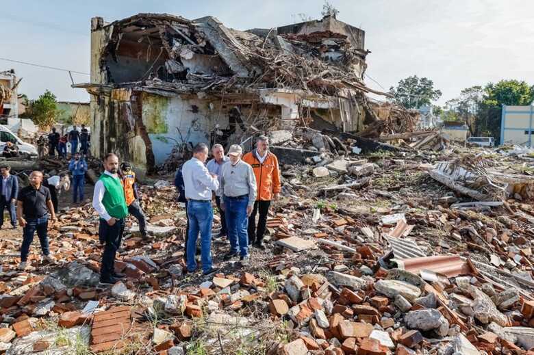 Presidente Lula com ministros e autoridades locais em Arroio do Meio