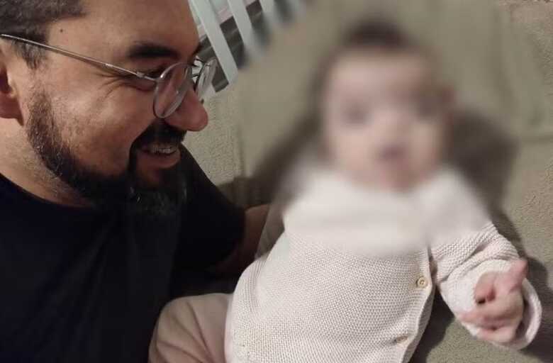 Neném Martina que precisa de doação de sangue tipo B- com o papai Deivid