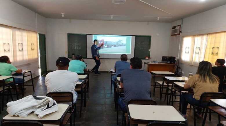 Cursos são feitos de maneira presencial