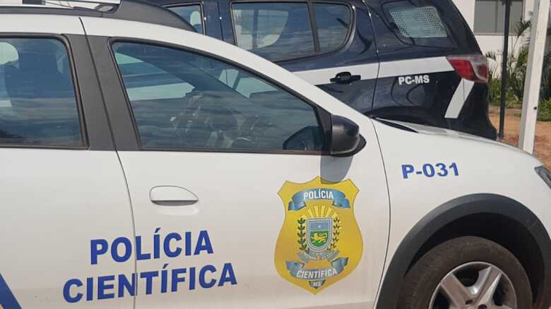 Polícia Civil e a Polícia Científica estiveram no local do acidente