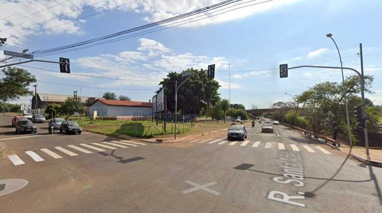 Cruzamento da Rua Santa Adélia com Ernesto Geisel