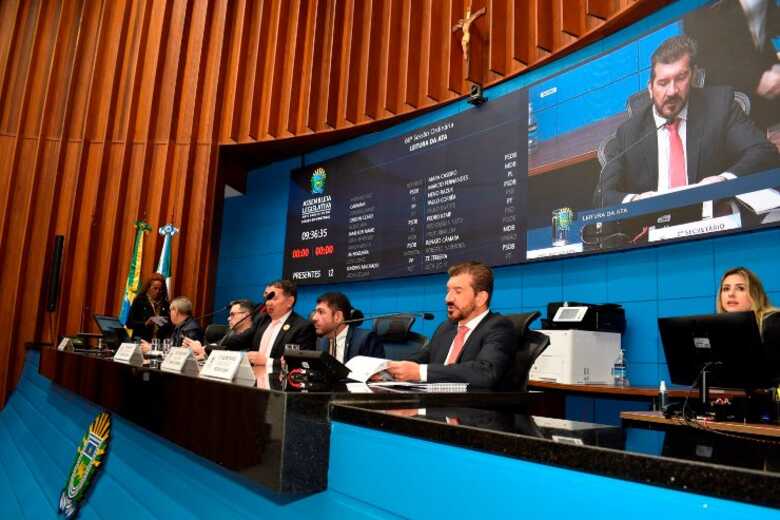 Sessão na Assembleia Legislativa