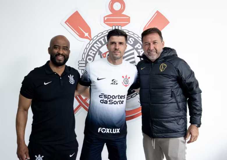 Corinthians anuncia Héctor Hernández