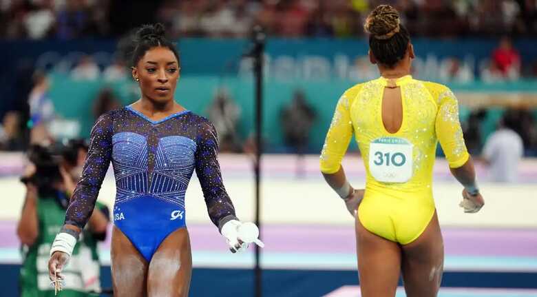 Rebeca Andrade e Simone Biles